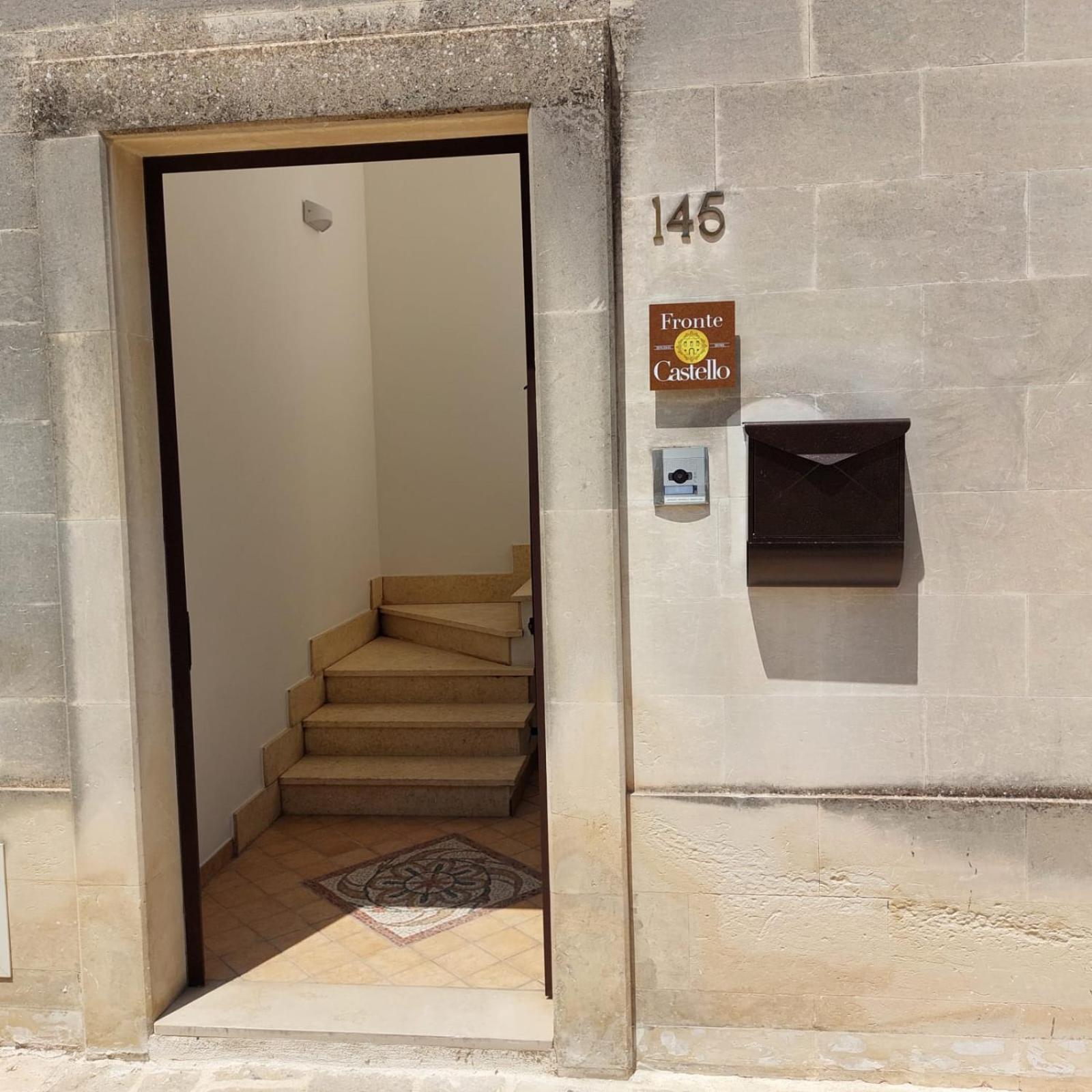 Casa Vacanze Fronte Castello Martano Exterior foto